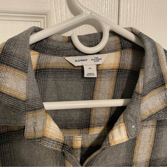 Bundle of 4 Old Navy Fall Long Sleeve Tops (1 Sweater,2 Shirts,1 Button Down) - Picture 3 of 13